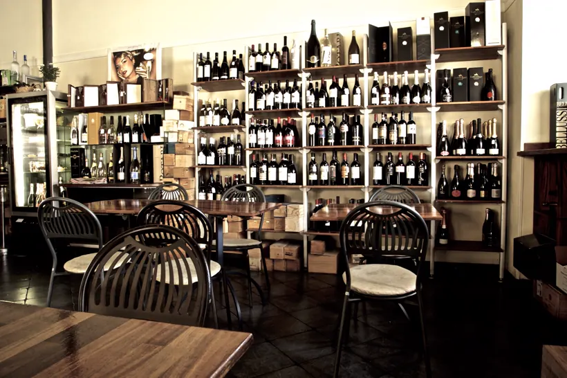 La sala tra i vini