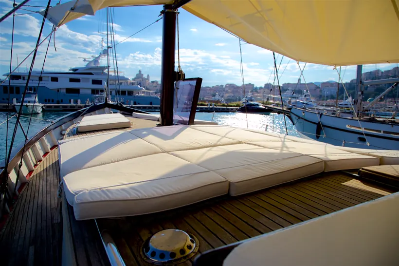 Il prendisole a bordo