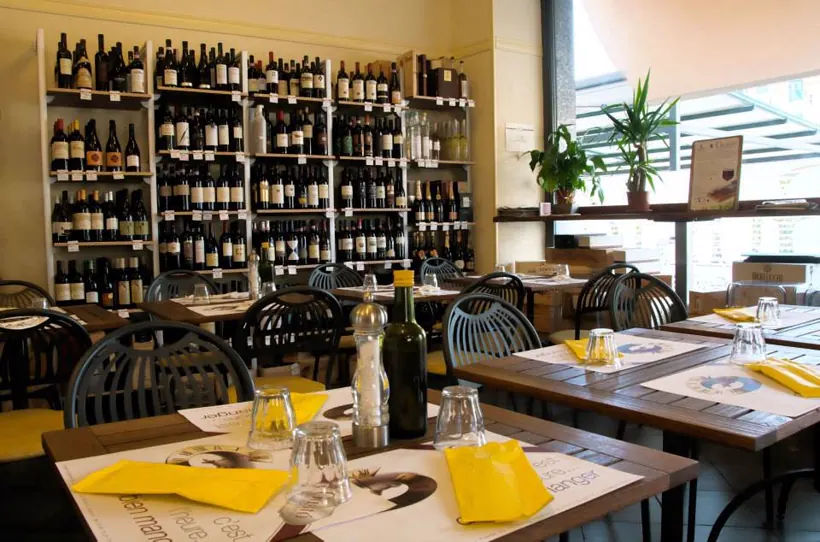 La sala di Gustò apparecchiata